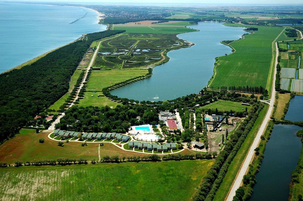 Club Village & Hotel Spiaggia Romea Lido di Volano Exteriör bild