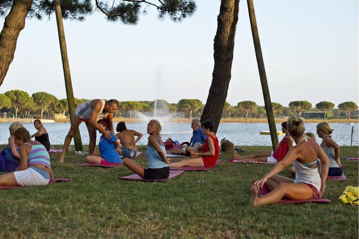 Club Village & Hotel Spiaggia Romea Lido di Volano Exteriör bild