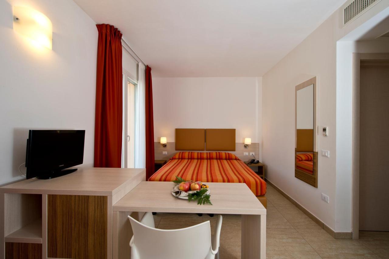 Club Village & Hotel Spiaggia Romea Lido di Volano Exteriör bild