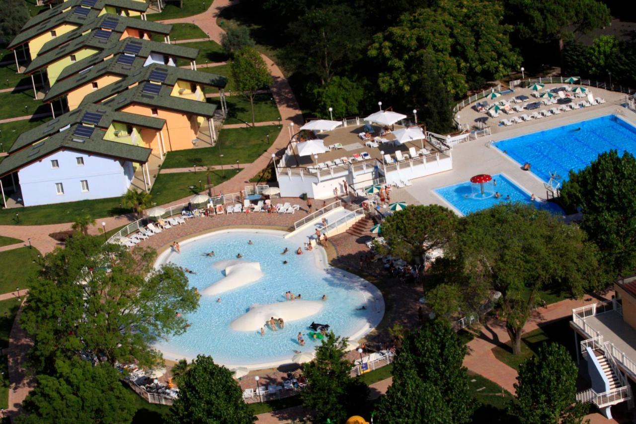 Club Village & Hotel Spiaggia Romea Lido di Volano Exteriör bild